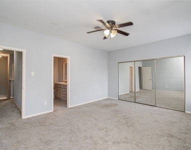 3088 Holly Hall Street - Photo Thumbnail 17
