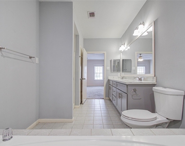 3088 Holly Hall Street - Photo Thumbnail 15