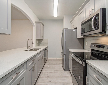 3088 Holly Hall Street - Photo Thumbnail 5