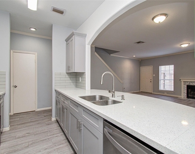 3088 Holly Hall Street - Photo Thumbnail 6