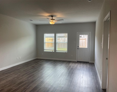 5810 Blue Grama Drive - Photo Thumbnail 6