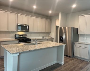 5810 Blue Grama Drive - Photo Thumbnail 2