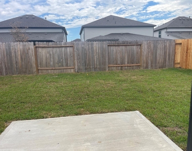 5810 Blue Grama Drive - Photo Thumbnail 16