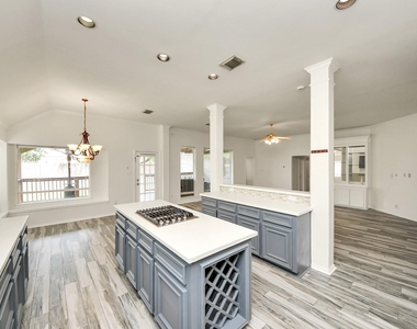 5527 Moss Meadow Court - Photo Thumbnail 6