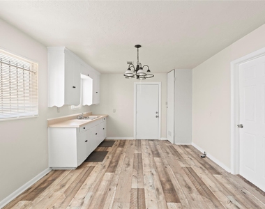 4906 Farmer Street - Photo Thumbnail 2