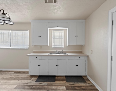 4906 Farmer Street - Photo Thumbnail 3