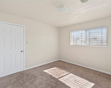4906 Farmer Street - Photo Thumbnail 6
