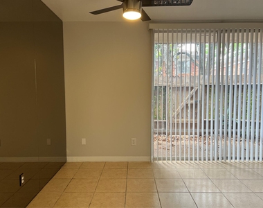 2824 Briarhurst Drive - Photo Thumbnail 6
