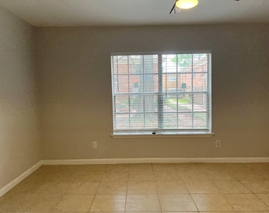2824 Briarhurst Drive - Photo Thumbnail 8