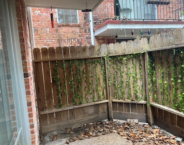 2824 Briarhurst Drive - Photo Thumbnail 16