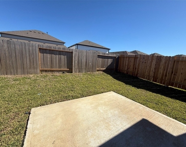 5802 Blue Grama Drive - Photo Thumbnail 9