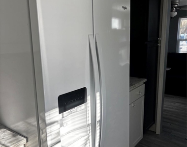 100 Ross Street - Photo Thumbnail 12