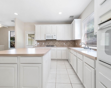 7902 Feather Springs - Photo Thumbnail 18