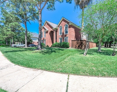 7902 Feather Springs - Photo Thumbnail 2