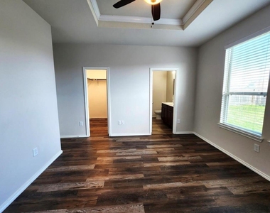 24106 Silver Sunset Lane - Photo Thumbnail 12