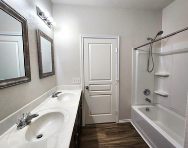 24106 Silver Sunset Lane - Photo Thumbnail 10