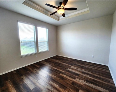 24106 Silver Sunset Lane - Photo Thumbnail 6