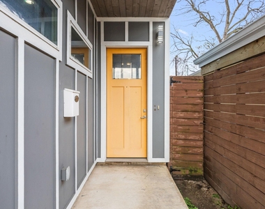 317 E 35th Street - Photo Thumbnail 23