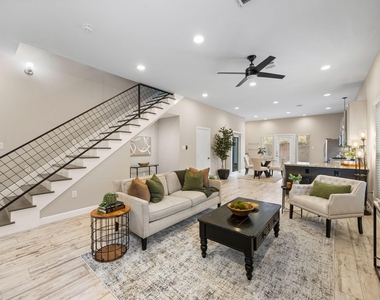 317 E 35th Street - Photo Thumbnail 1
