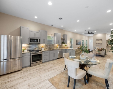 317 E 35th Street - Photo Thumbnail 6
