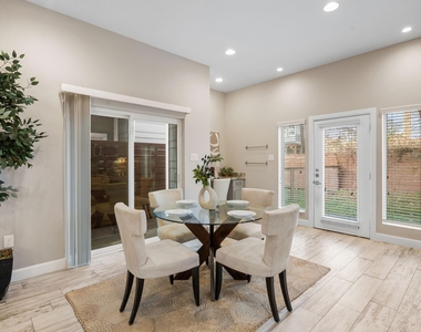 317 E 35th Street - Photo Thumbnail 10