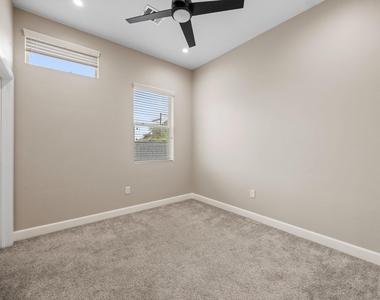 317 E 35th Street - Photo Thumbnail 18