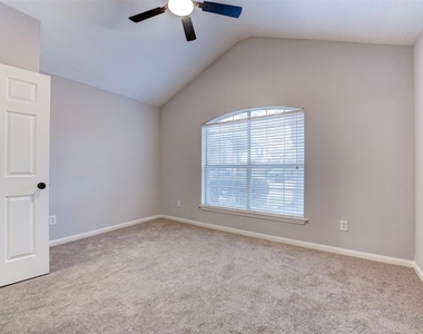 9026 Eaglecove Drive - Photo Thumbnail 3