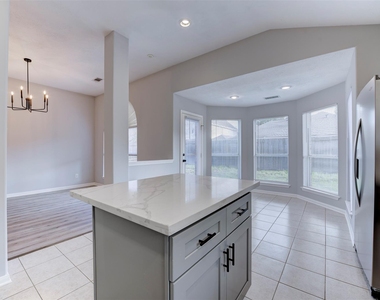 9026 Eaglecove Drive - Photo Thumbnail 14