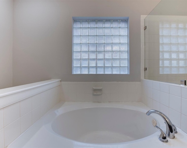9026 Eaglecove Drive - Photo Thumbnail 25