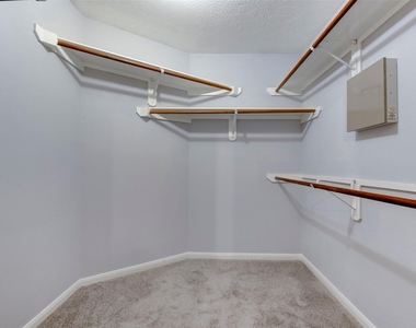 9026 Eaglecove Drive - Photo Thumbnail 26