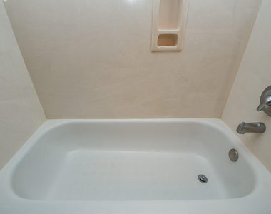 7218 Fox Hall Lane - Photo Thumbnail 4