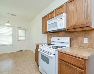 7218 Fox Hall Lane - Photo Thumbnail 6
