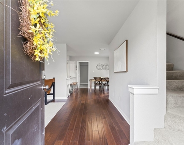 9130 Vogue Lane - Photo Thumbnail 3