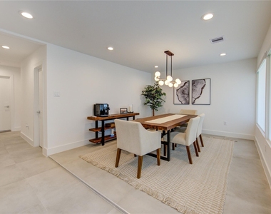 303 Isolde Drive - Photo Thumbnail 15
