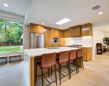 303 Isolde Drive - Photo Thumbnail 10