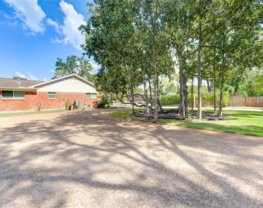 303 Isolde Drive - Photo Thumbnail 30