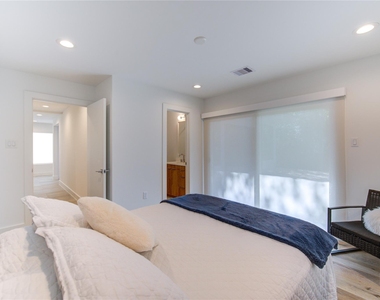303 Isolde Drive - Photo Thumbnail 19