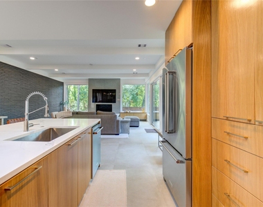 303 Isolde Drive - Photo Thumbnail 13