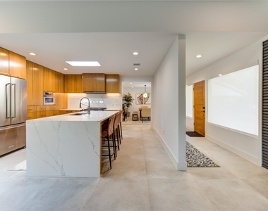 303 Isolde Drive - Photo Thumbnail 14