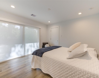 303 Isolde Drive - Photo Thumbnail 18
