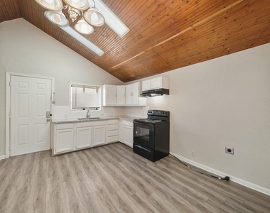 10001 Lucore Street - Photo Thumbnail 2