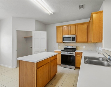 20214 Sendera Oaks Lane - Photo Thumbnail 7