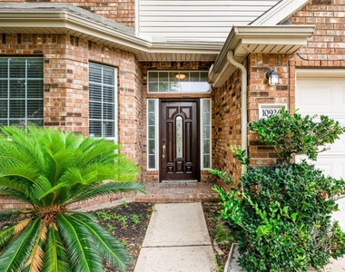 10926 Moonlit Fields Court - Photo Thumbnail 4