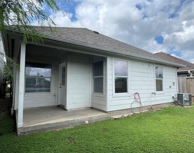 811 Forest Hillside Lane - Photo Thumbnail 29