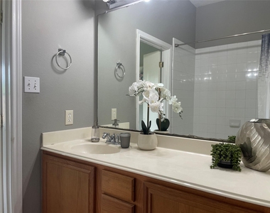 811 Forest Hillside Lane - Photo Thumbnail 17