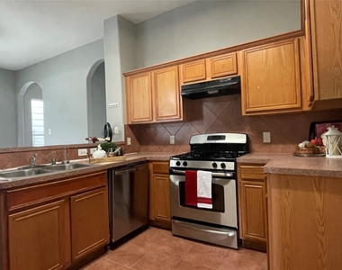 811 Forest Hillside Lane - Photo Thumbnail 19