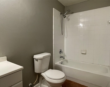 811 Forest Hillside Lane - Photo Thumbnail 27