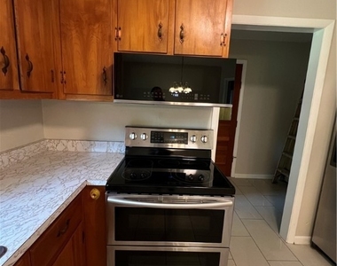 8188 Meadowview Lane - Photo Thumbnail 6