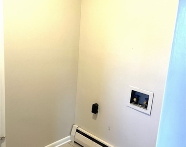 8188 Meadowview Lane - Photo Thumbnail 9