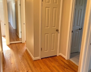 8188 Meadowview Lane - Photo Thumbnail 2